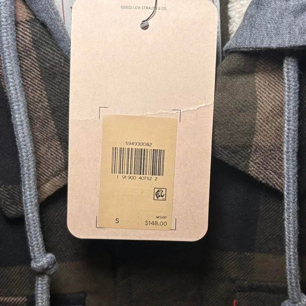 Levi's‎ green and khaki plaid shacket with hoodie